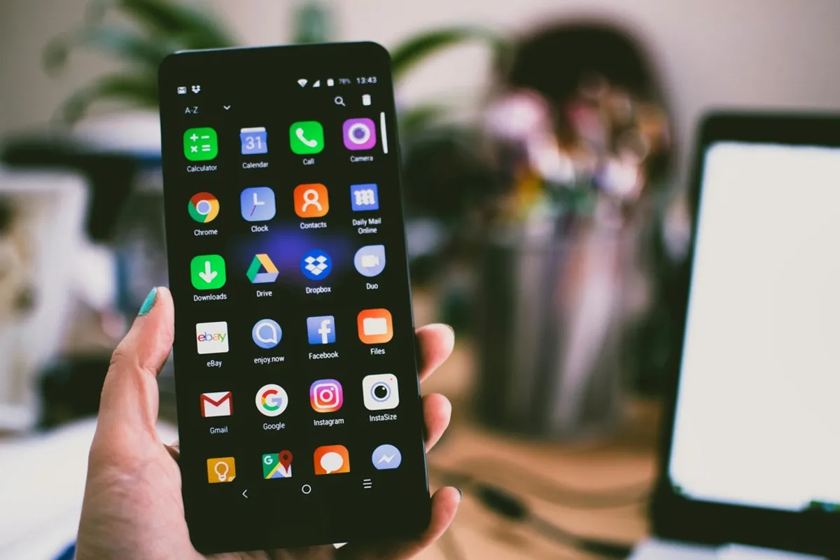 Internet memungkinkan penggunanya untuk "berpindah" secara virtual. (Sumber: PEXELS | Foto: Lisa)
