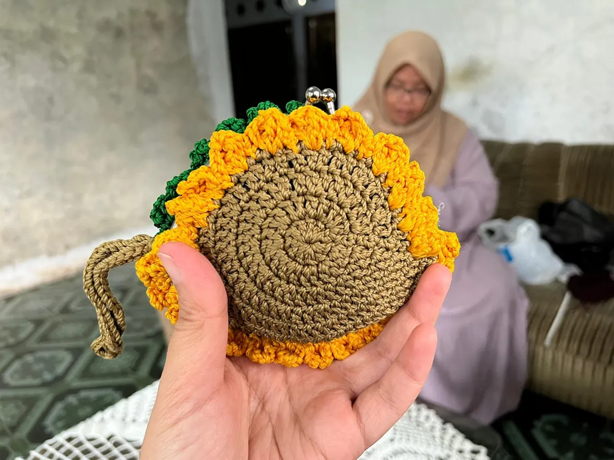 Produk dompet behel Lins Lazuardi (Foto: Rizma Riyandi)