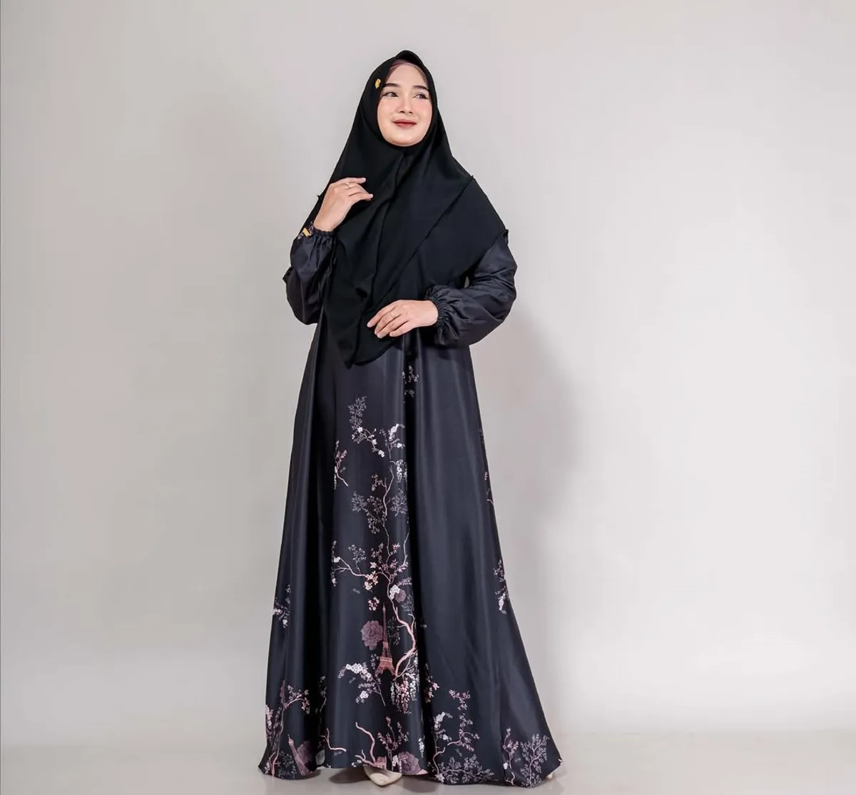 Koleksi terbaru dari brand busana syar’i, Kiciks Muslimah. (Sumber: instagram.com/kiciks_muslimah)