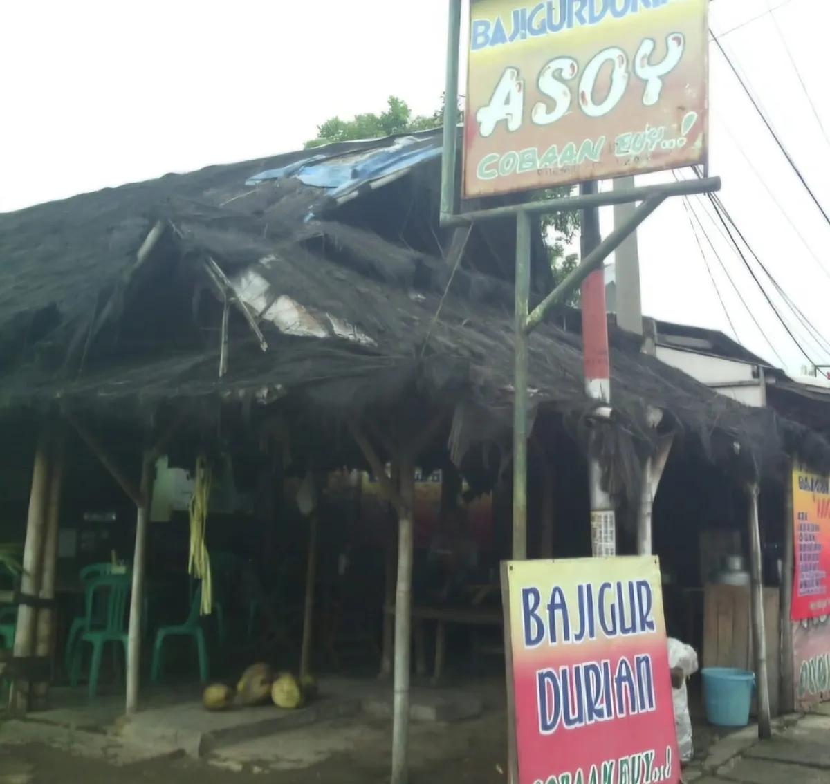 Warung Bajigur Durian Asoy di Jalan Terusan Kopo, Katapang, Kabupaten Bandung (Sumber: Ayobandung.id | Foto: Eneng Reni Nuraisyah Jamil)