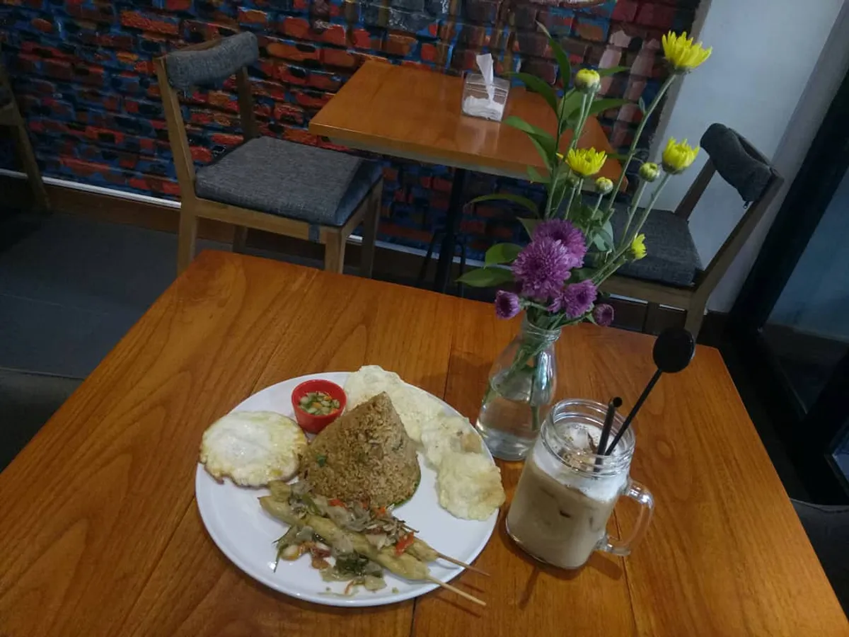 Bandung memang kota kuliner tapi Myloc menunjukkan bahwa kuliner bukan hanya soal rasa tapi juga medium ekspresi hingga ruang nostalgia. (Sumber: Ayobandung.id | Foto: Eneng Reni Nuraisyah Jamil)