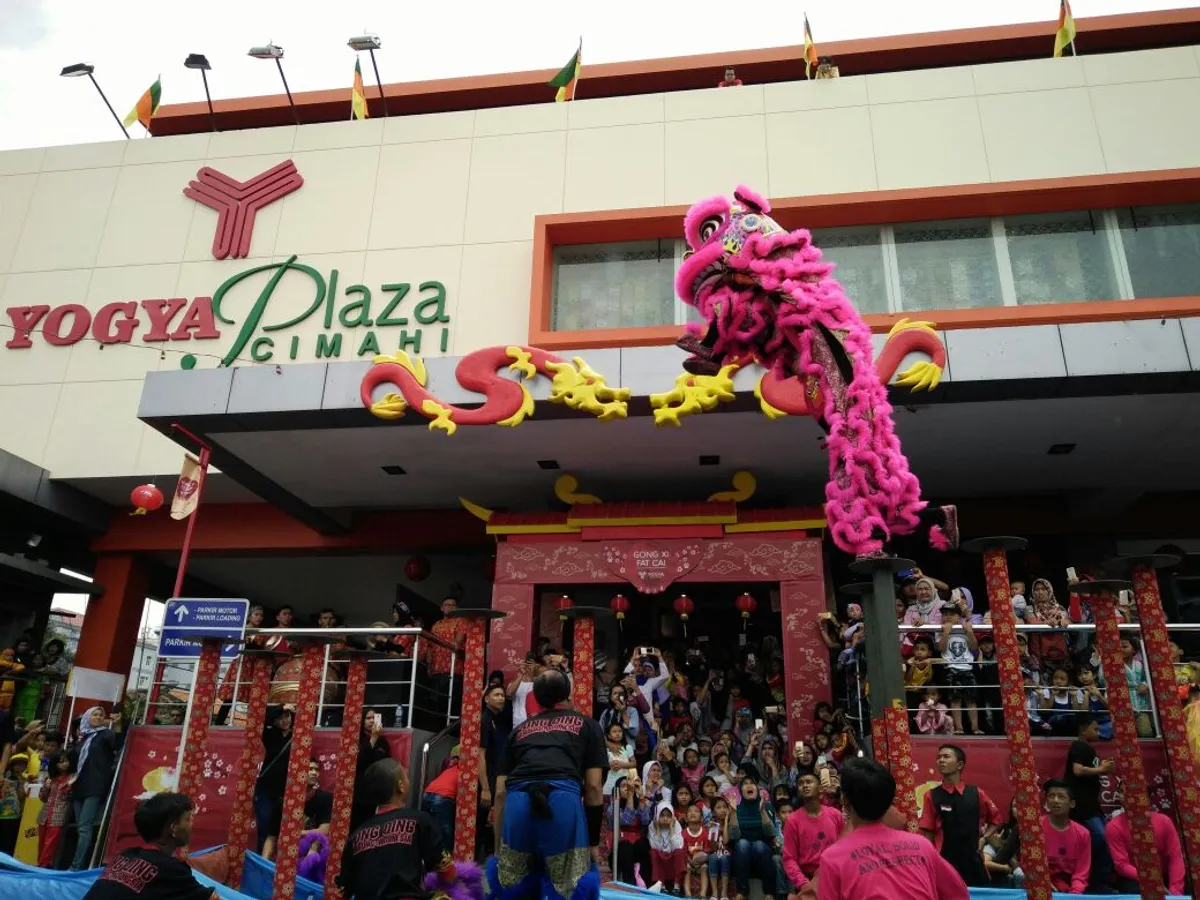 Bertahan dengan seni tradisional, kelompok barongsai Long Qing membuktikan bahwa budaya bisa jadi fondasi bisnis yang berkelanjutan dan berdampak luas. (Sumber: dok. kelompok barongsai Long Qing)