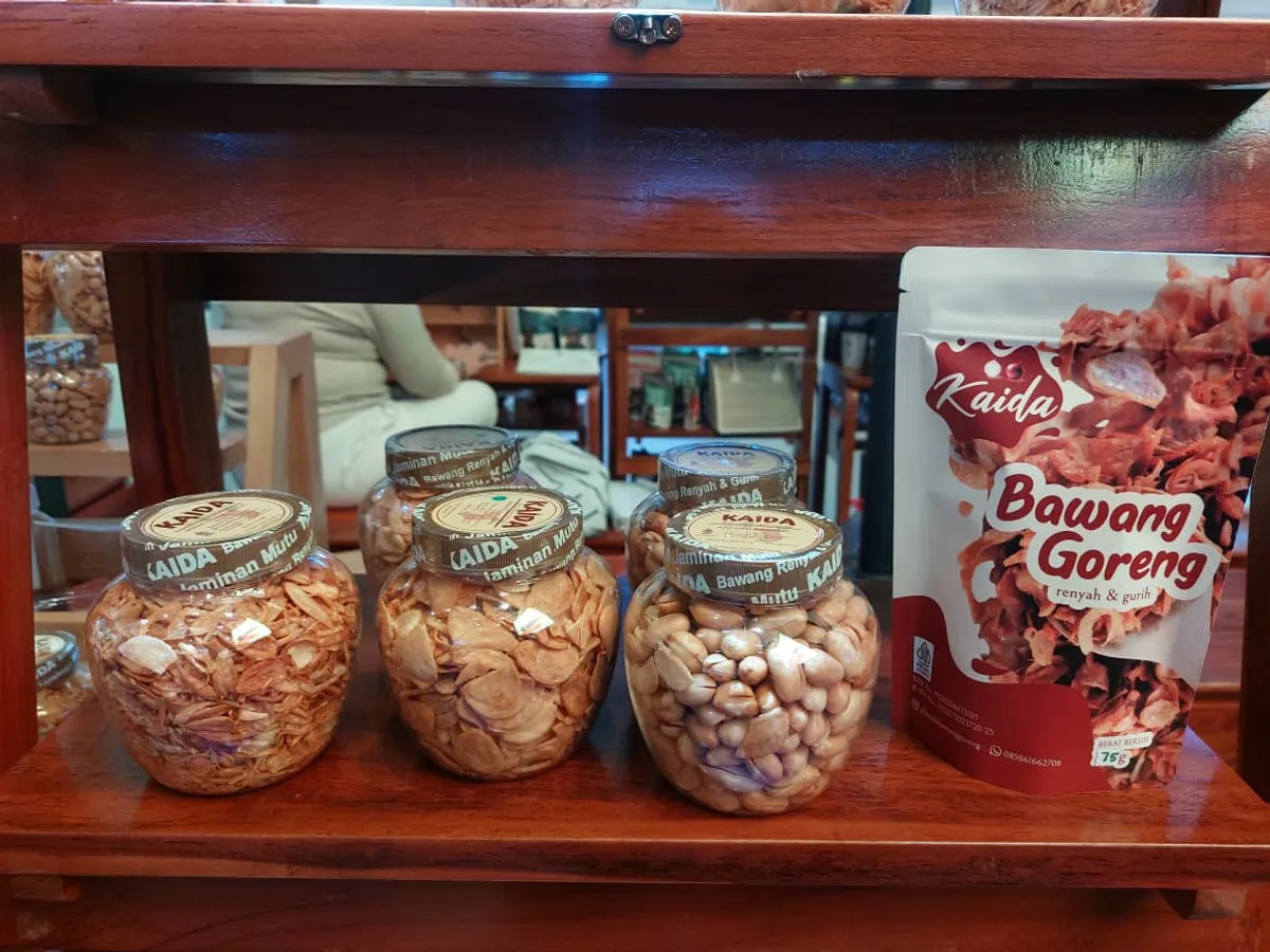 Produk dari UMKM Kaida Bawang Goreng. (Sumber: Ayobandung.id | Foto: Eneng Reni Nuraisyah Jamil)