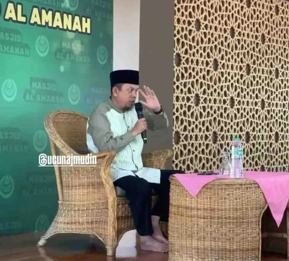 Hasil tangkap layar Tabligh Akbar bersama Ustadz Ucu Najmudin yang digelar Dewan Kemakmuran Masjid (DKM) Al-Amanah, Cileunyi, Bandung, Jumat (29/8/2025). (Sumber: Instagram/@masjidalamanahcileunyi)