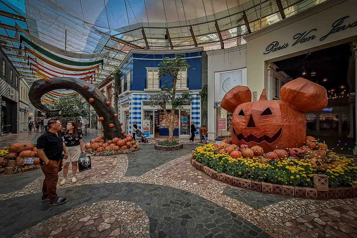 Dekorasi Halloween di Paris van Java Mall Bandung. (Sumber: Ayobandung.id | Foto: Kavin Faza)