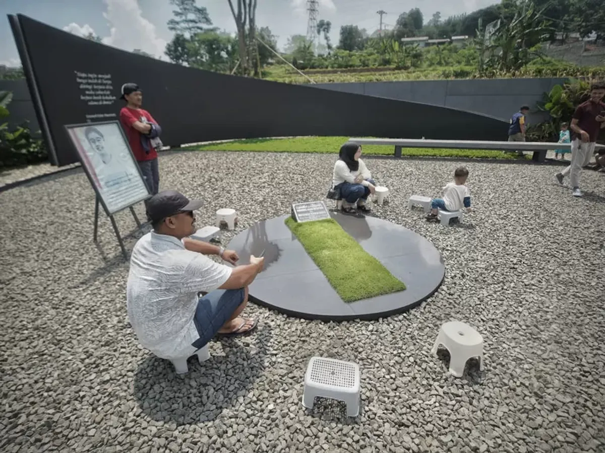 Makam Eril di Cimaung, Kabupaten Bandung. (Sumber: Ayobandung.id | Foto: Kavin Faza)