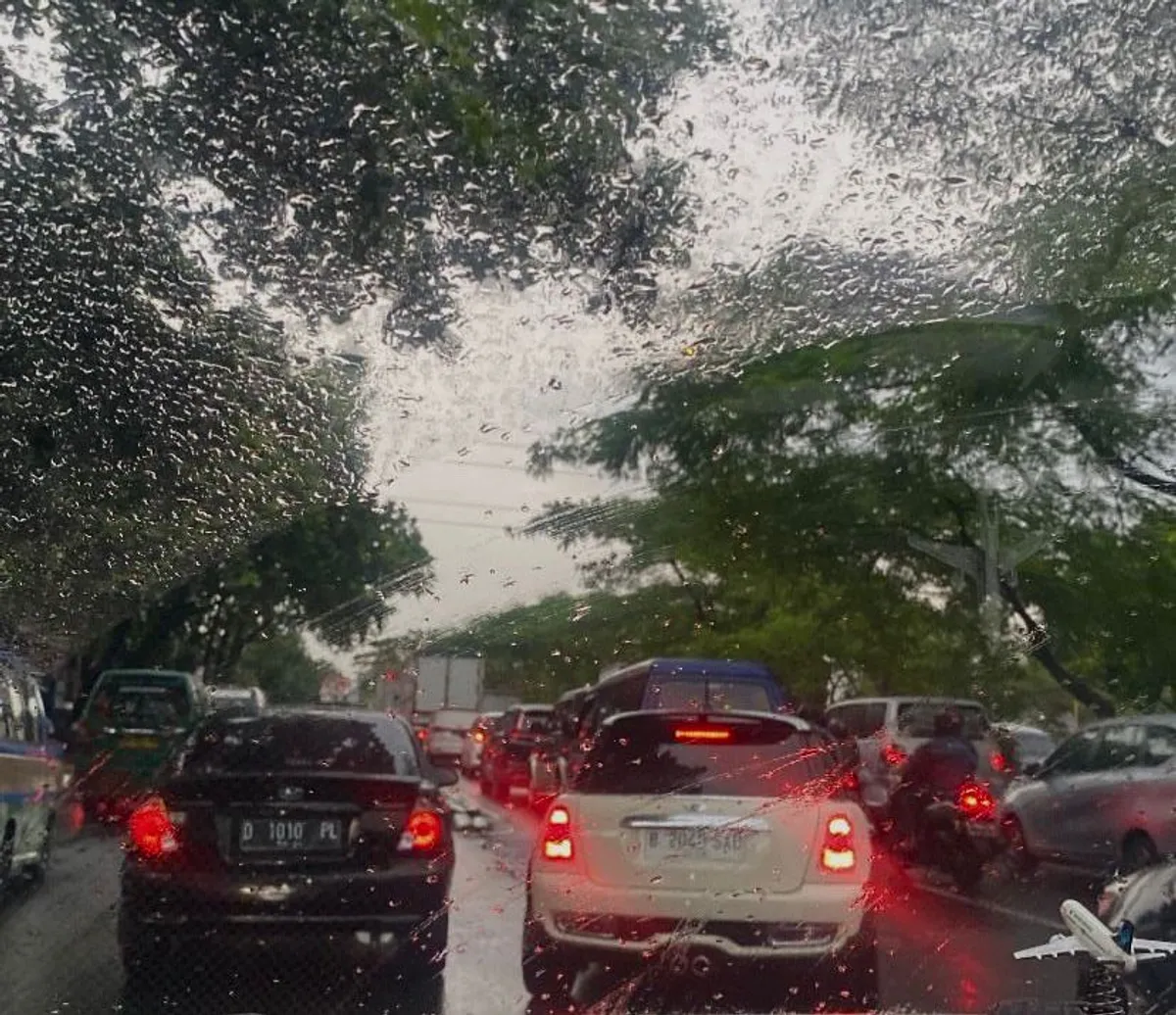 Kemacetan di Jalan Soekarno Hatta, Kota Bandung, Selasa 2 Desember 2025. (Sumber: Dokumentasi Penulis | Foto: Gisca Laudya Pramesti)