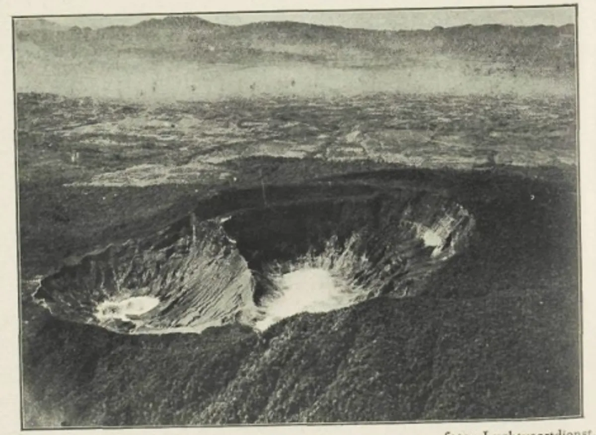 Gunung Tangkubanparahu (Sumber: Gids van Bandung en Midden-Priangan)