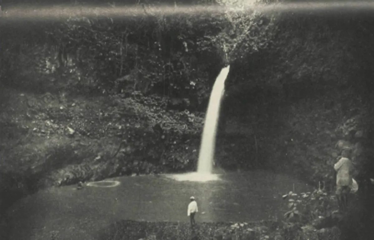 Curug Dago. (Sumber: Gids van Bandung en Midden-Priangan)