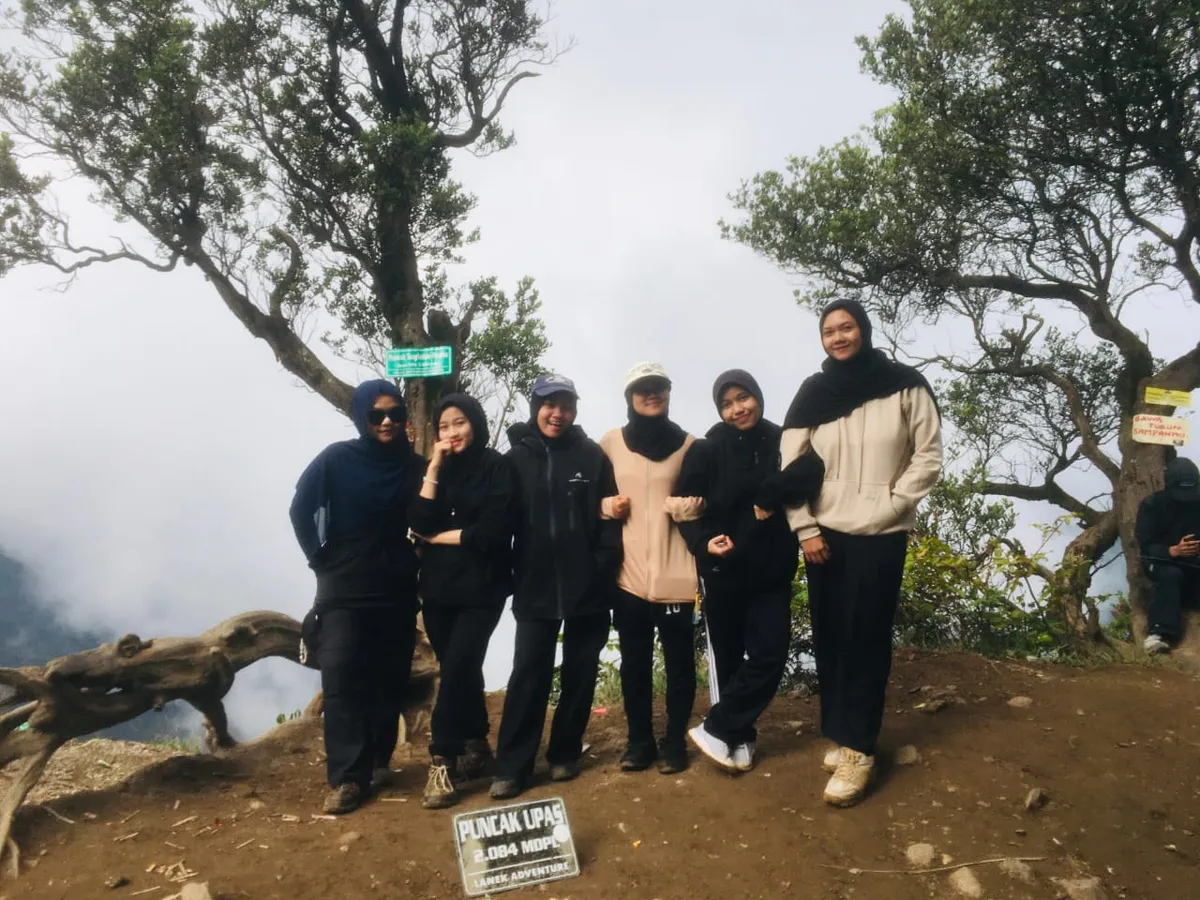 Upass Hill - Tangkuban Perahu (Sumber: dokumentasi pribadi | Foto: Firqotu Naajiyah)