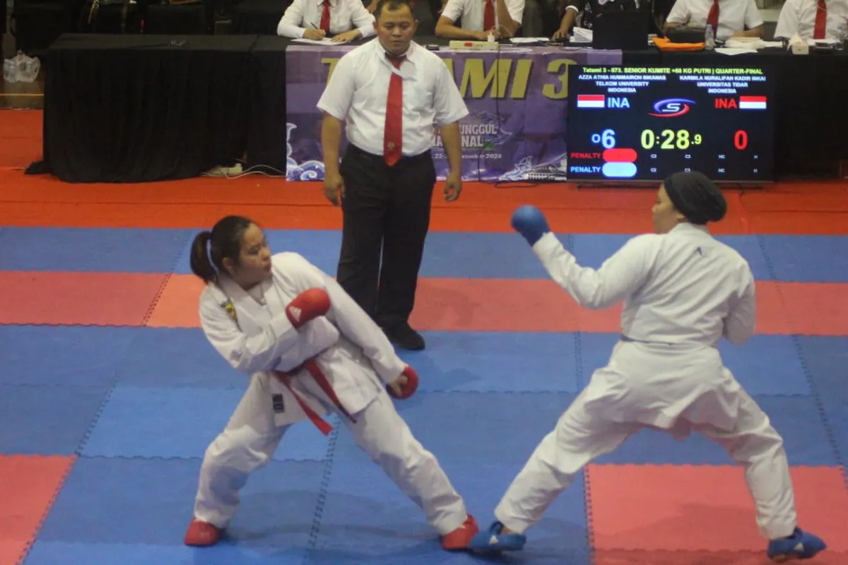 Azza Atia Umayro (kanan) bertanding pada ajang Liga Esa Unggul Nasional 2024. (Sumber: Dok. Pribadi/Azza Atia Umayro)