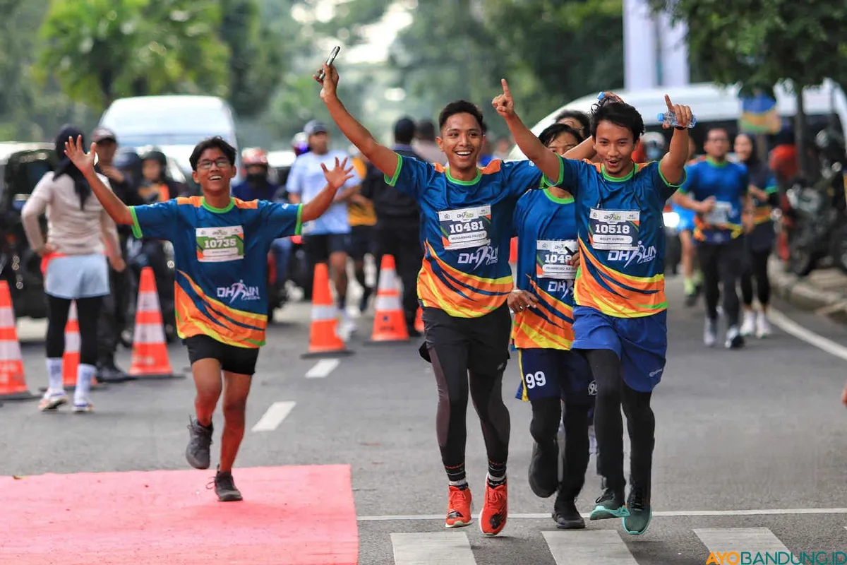 Bagi generasi Z, lari bukan hanya olahraga, tetapi gaya hidup yang terus berkembang. (Sumber: ayobandung.id | Foto: Irfan Al Faritsi)