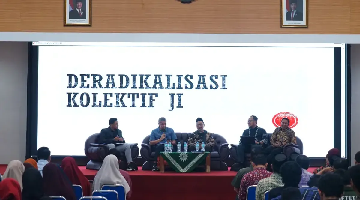 Bedah buku bertajuk “JI The Untold Story (Perjalanan Kisah Jamaah Islamiyah) (Sumber: Humas UM Surabaya | Foto: Istimewa)