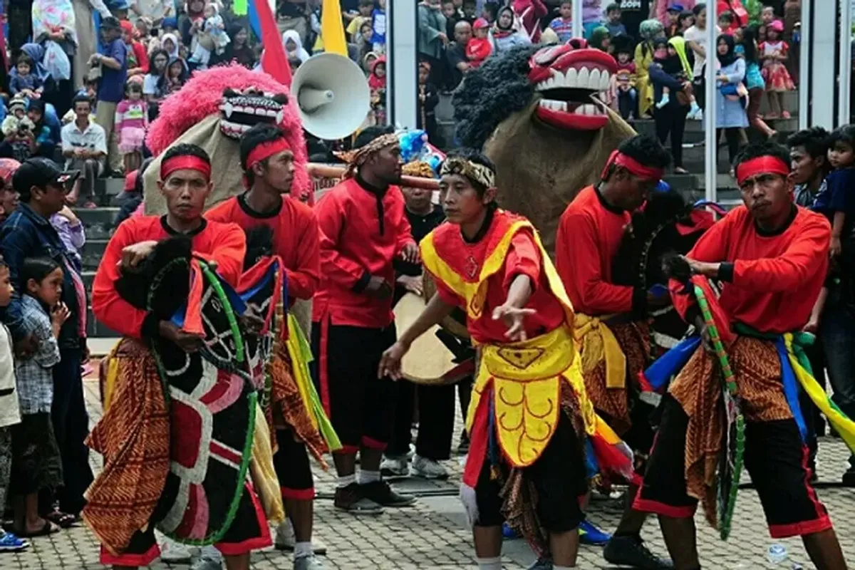 Festival kesenian di Ujungberung. (Sumber: Ayobandung)