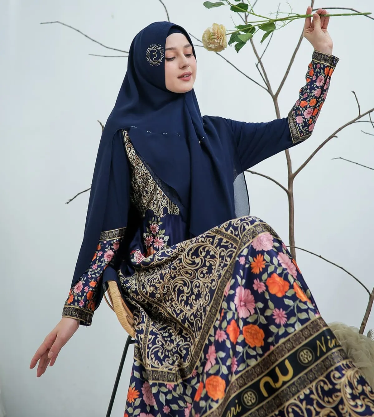 Nines Widosari Butique, sebuah usaha yang tak sekadar menjual busana muslim, melainkan juga menghadirkan semangat membumikan batik dalam kehidupan sehari-hari. (Sumber: Nines Widosari Butique)