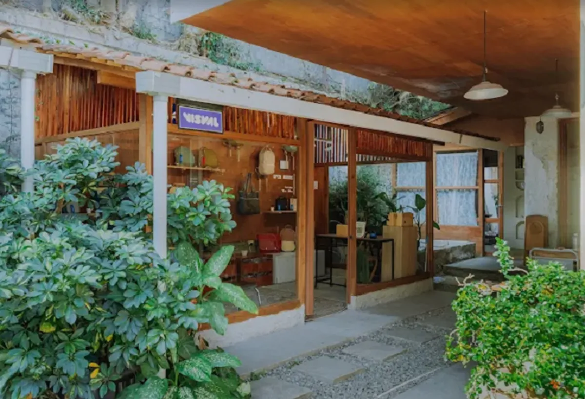 Toko Visval di Dago (Foto: GMAPS)