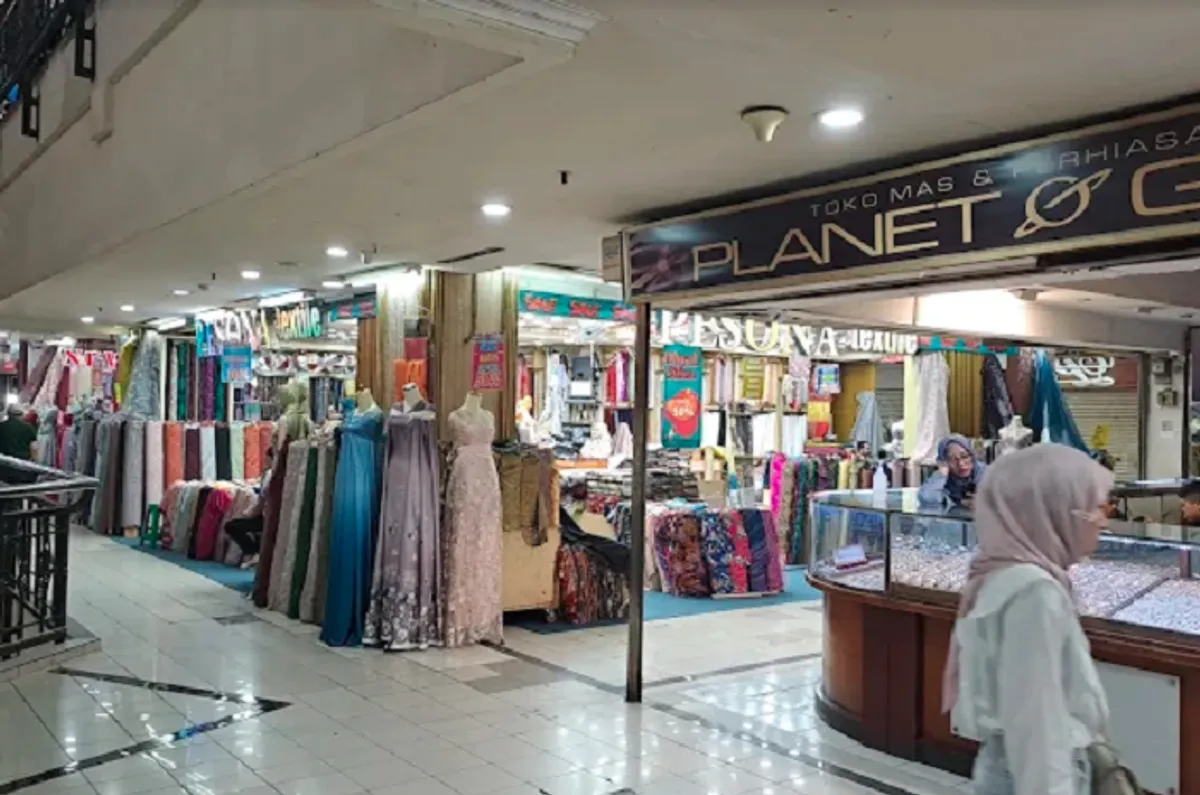 Suasana Pasar Baru Bandung Trade Center (Foto: GMAPS)