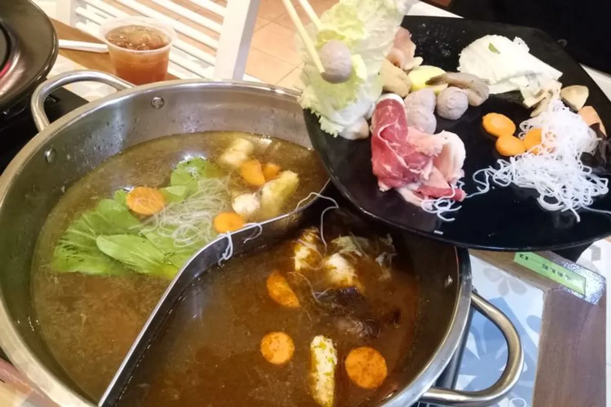 Kita Steamboat & Yakiniku. (Sumber: Ayobandung.id | Foto: Eneng Reni Nuraisyah Jamil)