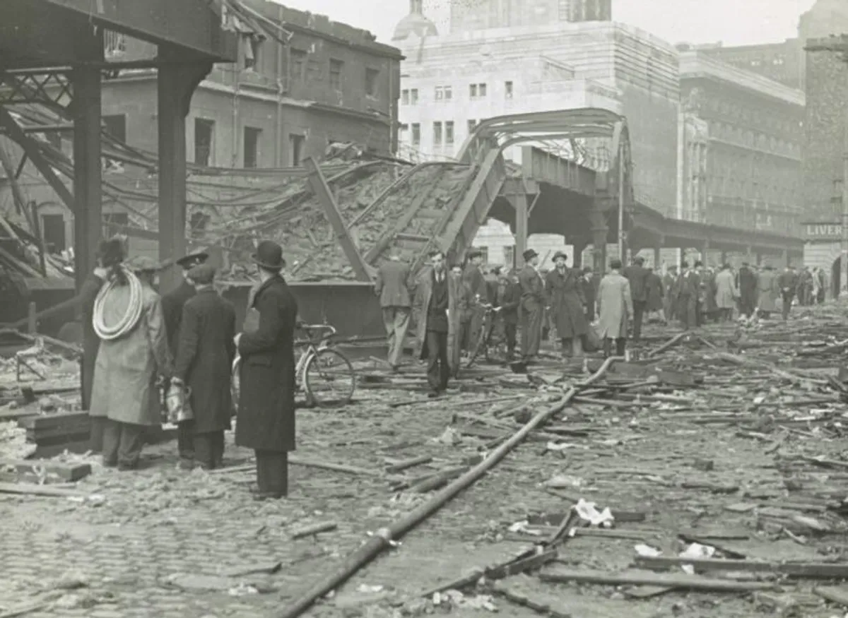 Kehancuran kota akibat serangan Liverpool Blitz oleh pasukan NAZI Jerman di Perang Dunia II. (Sumber: Liverpool Museum)