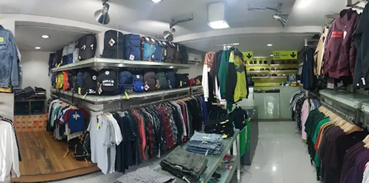 Outlet Ouval Research atau Sch (Foto: GMAPS)