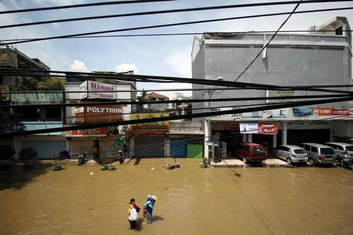Suasana Dayeuhkolot saat ini yang sering dilanda banjir besar saban musim hujan. (Sumber: Ayobandung | Foto: Irfan Al Faritsi)