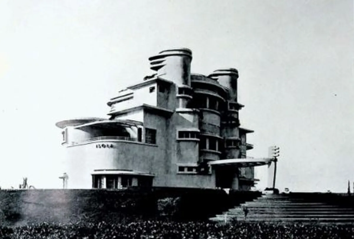 Vila Isola (Sumber: Villa Isola: Moderne Woning Architectuur In Ned. Indié)