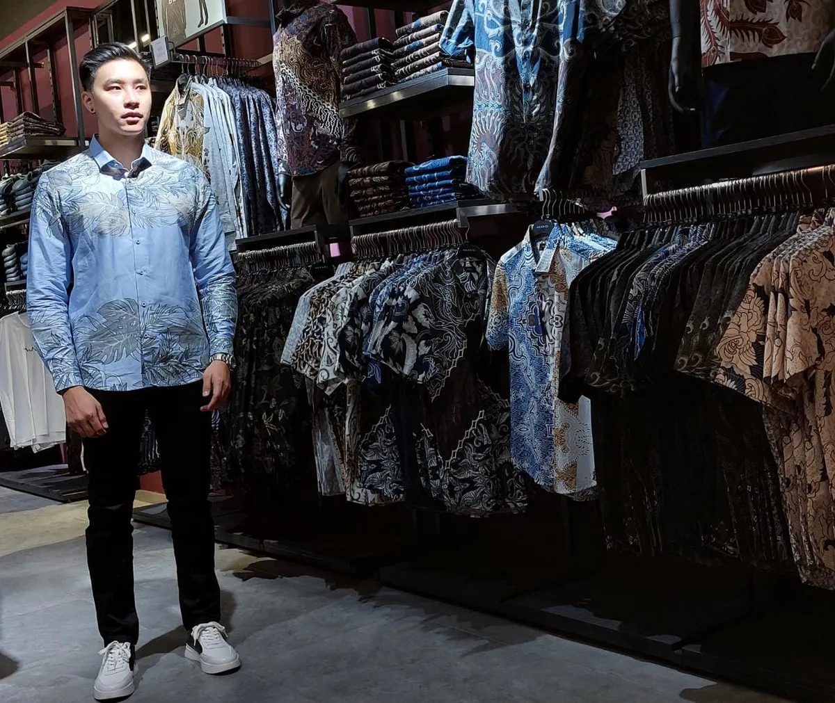Koleksi produk fashion dari brand lokal MOC. (Sumber: Ayobandung.id | Foto: Eneng Reni Nuraisyah Jamil)