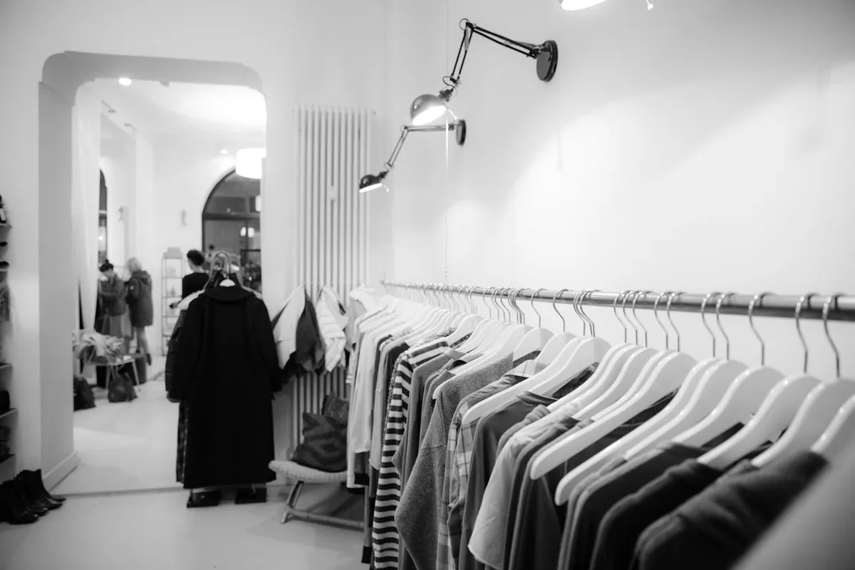 Sekarang, promosi bukan hanya soal jualan, tapi juga soal membangun kerja sama antara brand, kreator, konsumen, dan komunitas. (Sumber: Pexels/Tembela Bohle)