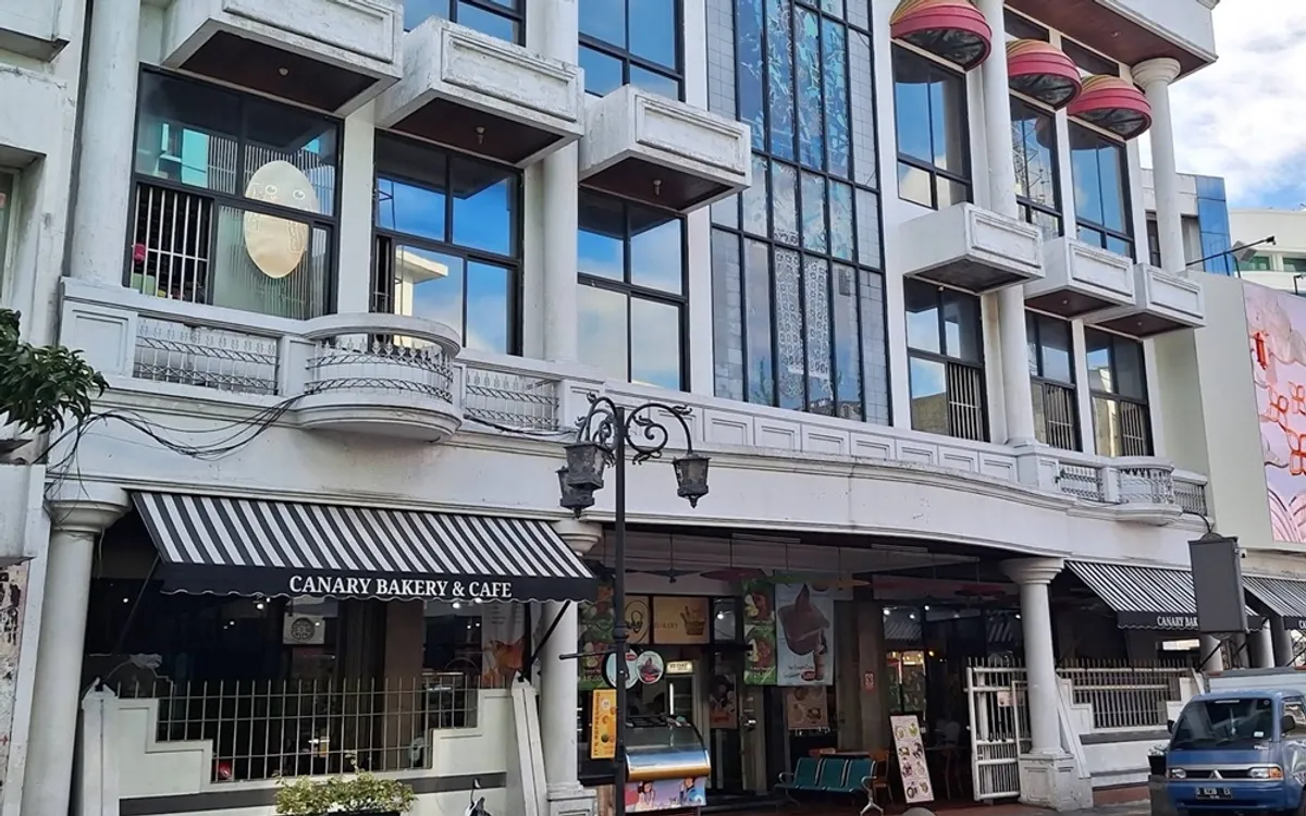 Canary Bakery & Cafe, satu tempat yang menjadi saksi bisu perjalanan Braga menuju masa kini, meninggalkan jejak kuliner yang bertahan melewati zaman. (Sumber: Google maps/Canary Bakery & Cafe)