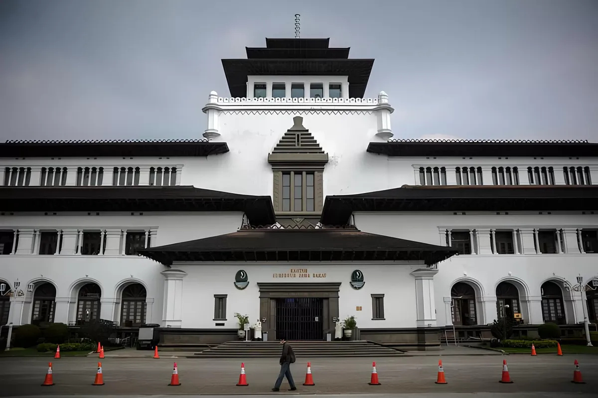 Gedung Sate (Sumber: bandung.go.id)