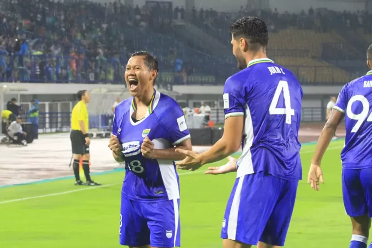 Pemain Persib Bandung, Adam Alis. (Sumber: Ayobandung.id | Foto: Arif Rahman)