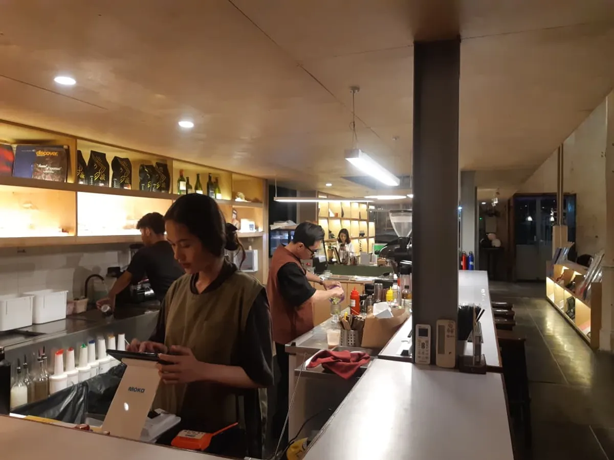 Ambient Tenang dan Nyaman yang Coba Digambarkan di Salah Satu Cafe Bandung (Sumber: Dokumentasi Foto Penulis | Foto: Highcall Ziqrul Illahi)