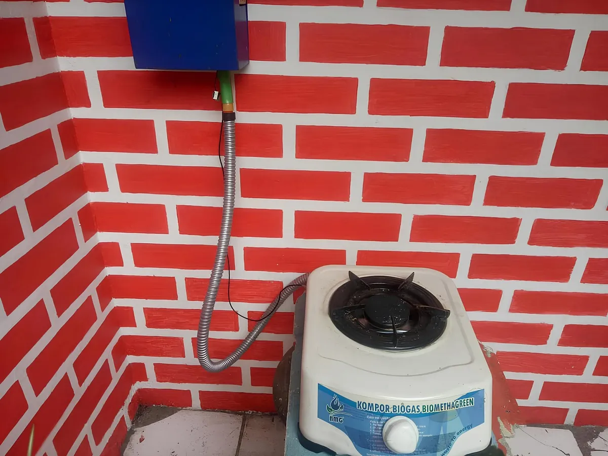 Kampung Cibunut Berwarna bukan sekadar kampung warna-warni, melainkan ruang hidup yang menjelma ekosistem kreatif konservasi urban di tengah Kota Bandung. (Sumber: Ayobandung.id | Foto: Eneng Reni Nuraisyah Jamil)