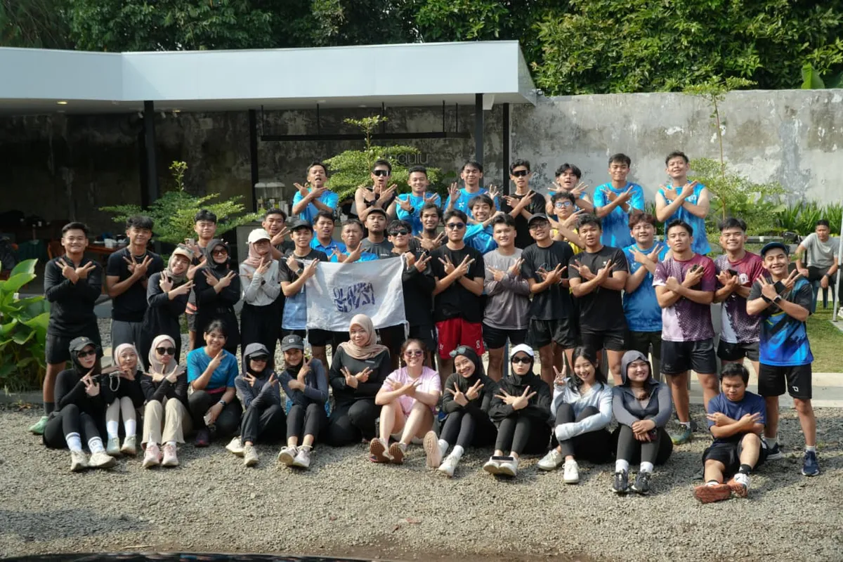 Foto Bersama Komunitas Olahraguys Setelah kegiatan FunRun X Mad.CultureId Kota Bandung (21/10/2025) (Sumber: Olahraguys | Foto: Olahraguys)