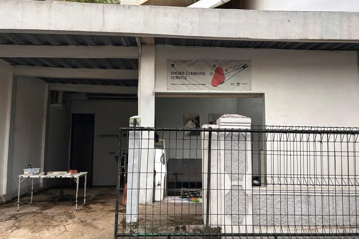 Tampak depan toko Maxcleanic di Kelurahan Pelindung Hewan, Kecamatan Astanaanyar, Kota Bandung, Selasa (28/10/2025) (Sumber: Dokumen Penulis | Foto: Syafitriani Rahmawati)