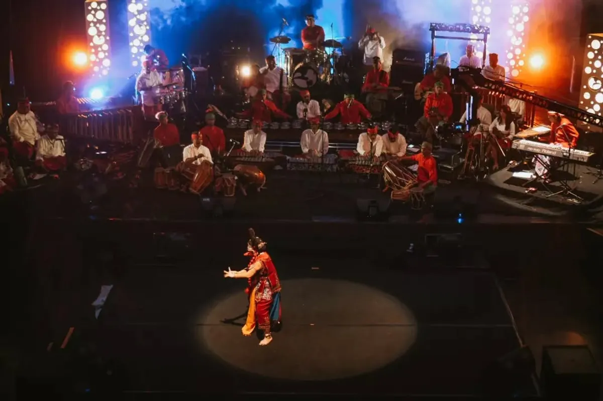 Musik tradisi bukan sekadar hiburan, melainkan bahasa batin yang menyatukan manusia dengan tanah kelahirannya. (Sumber: dok Sambasunda)
