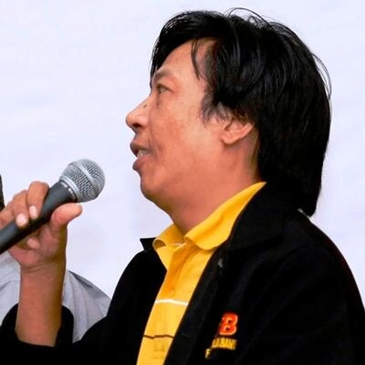 Rosyid E. Abby, lahir di Bandung, 19 September 1965, adalah salah satu sosok penting dalam dunia sastra, teater, dan perfilman Indonesia, khususnya dalam konteks kebudayaan Sunda. (Sumber: Twitter/Rosyid E. Abby)