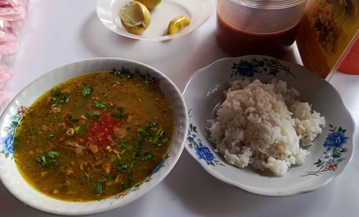 Soto daging Cibadak (Sumber: Dokumentasi Penulis | Foto: Dias Ashari)