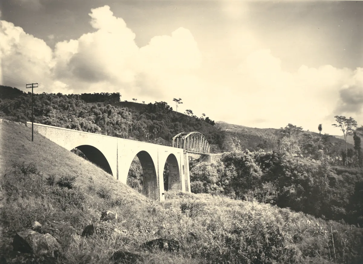 Jembatan kereta Soreang-Ciwidey. (Sumber: KITLV)