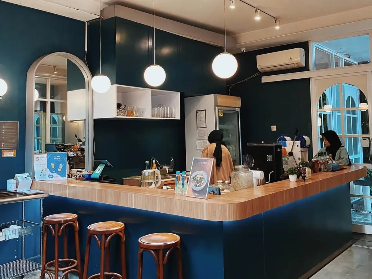 Sejarah sering kali bersemayam dalam ruang-ruang yang tampak biasa, namun menyimpan lapisan kisah yang mendalam. Jejak itu pun kembali hidup melalui sebuah resto bernama House of Tjihapit (HoT). (Sumber: House of Tjihapit)