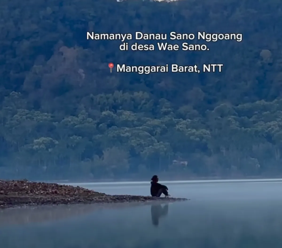 Keindahan Danau Sano yang masih dijaga ketat oleh masyarakat adat sekitar (Sumber: Instagram | Alwijo)
