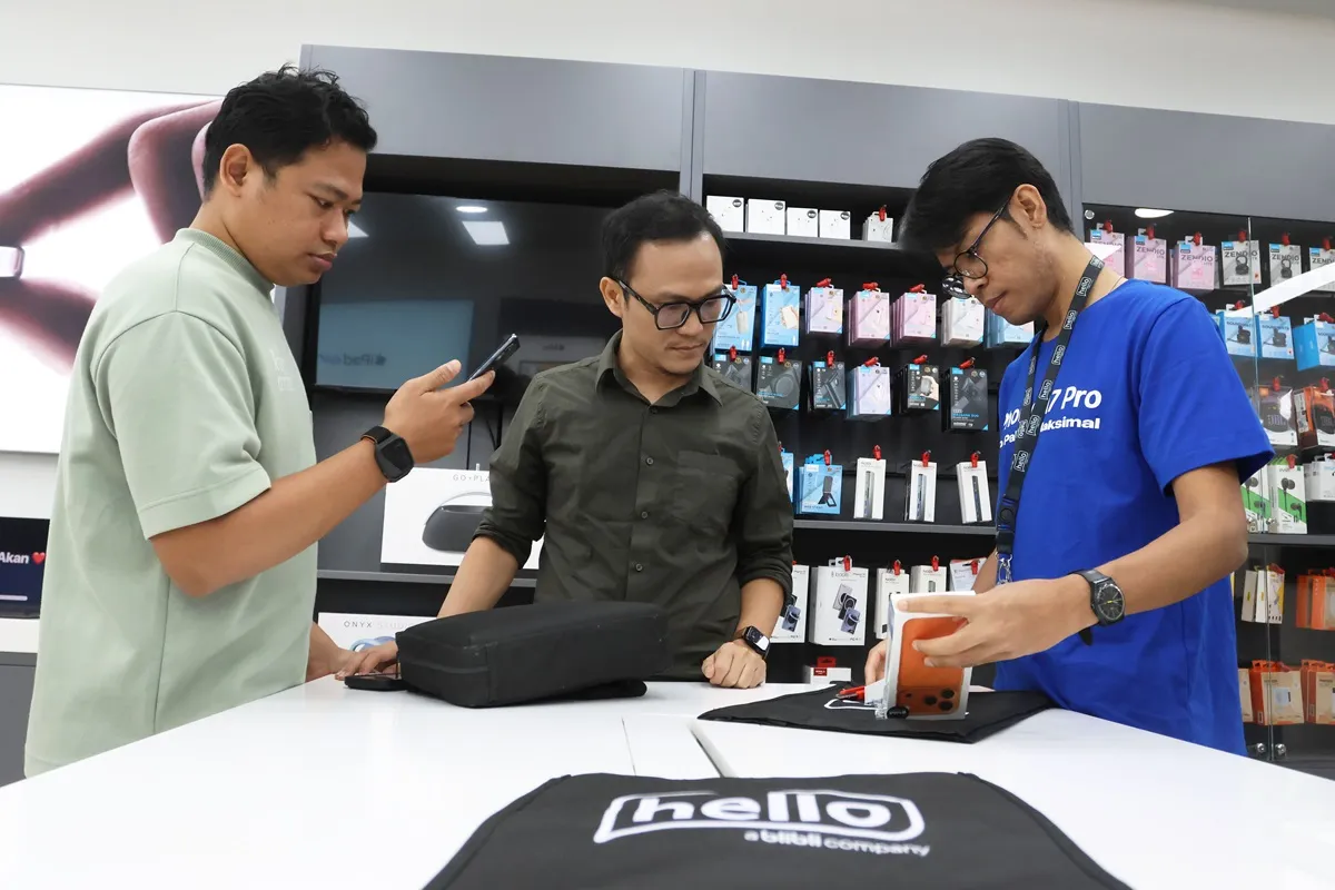 Peluncuran iPhone 17 di Indonesia kembali memunculkan fenomena sosial yang tak asing, yakni antrean panjang, euforia unboxing, dan dorongan untuk menjadi yang pertama. (Foto: Dok. Blibli)