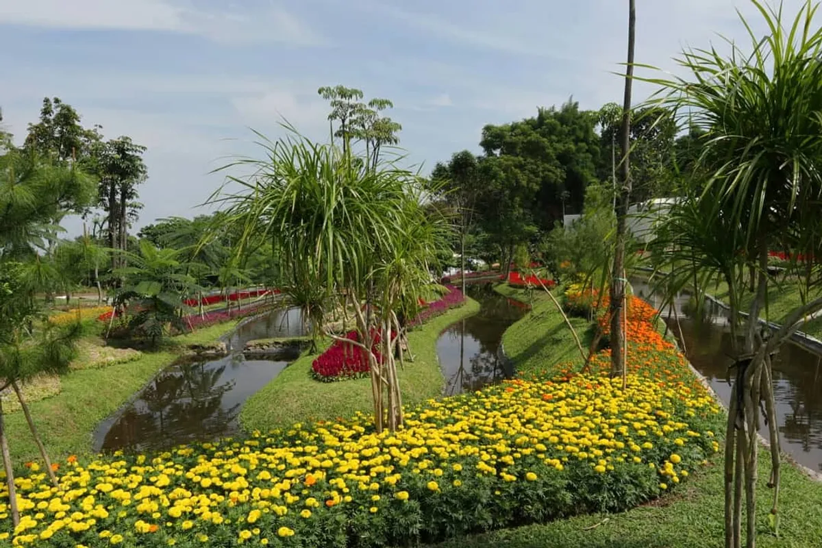 Di tengah gempuran wisata urban dan digital, LGE tetap mengusung semangat pelestarian budaya lokal Sunda, mulai dari nama tempat, makanan tradisional, hingga permainan rakyat. (Sumber: Ayobandung.id | Foto: Eneng Reni Nuraisyah Jamil)