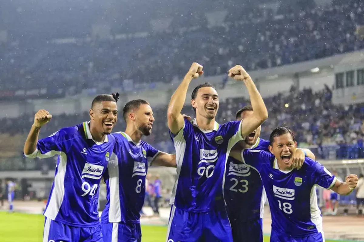 Persib Bandung saat bermain di ACL 2. (Sumber: Ayobandung.id | Foto: Irfan Al-Faritsi)