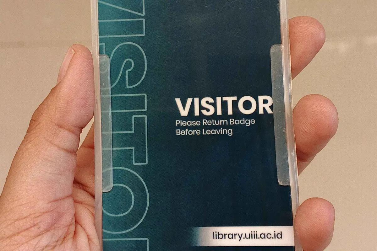 Kartu Visitor Perpustakaan Jusuf Kalla (Sumber: Dokumentasi Penulis | Foto: Dias Ashari)