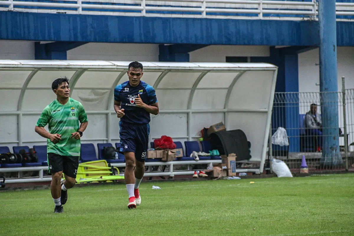 Pemain Persib berlatih di SIdolig pada 2024. (Sumber: Ayobandung)