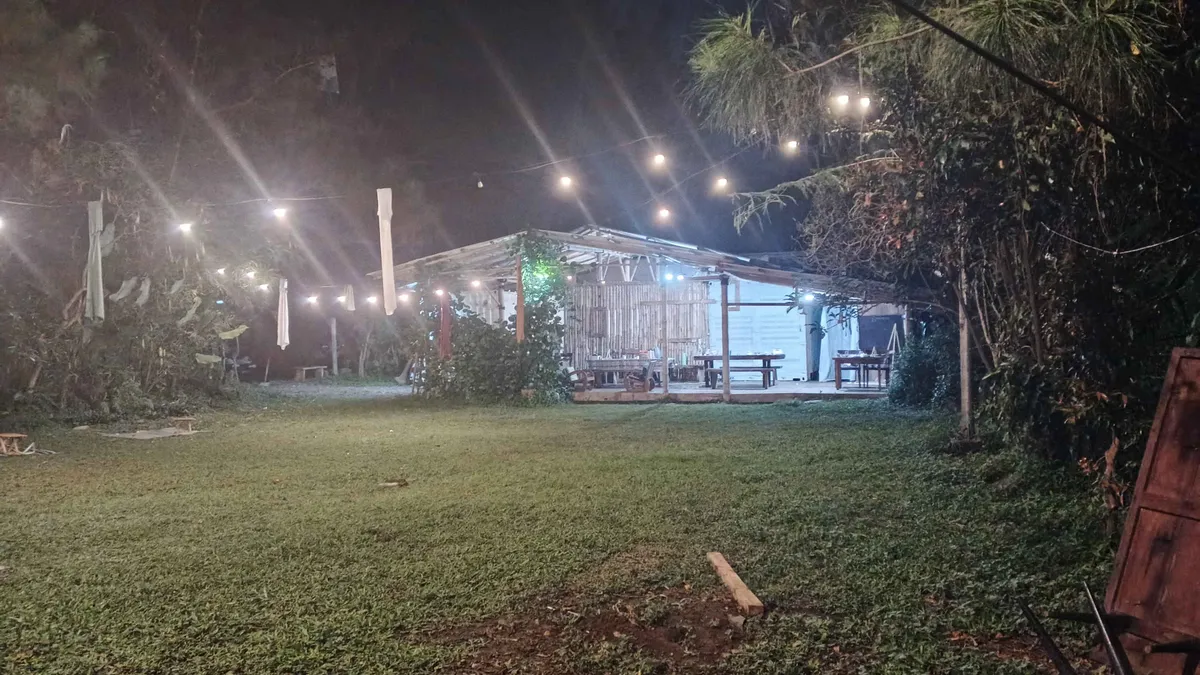 Suasana Syahdu Menjelang Magrib di Kamakarsa Garden (Sumber: Dokumentasi Penulis | Foto: Dias Ashari)