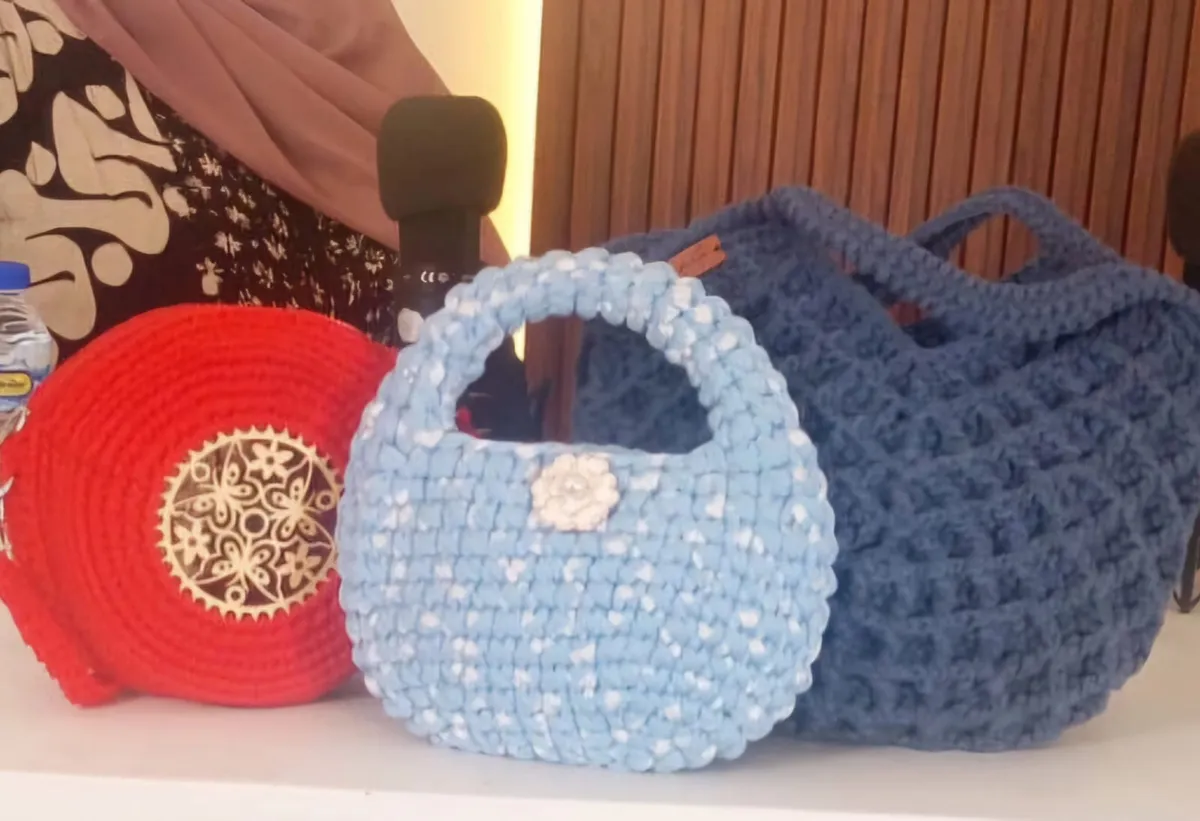 Produk tas rajut dari Mamata Craft. (Sumber: dok. pribadi)