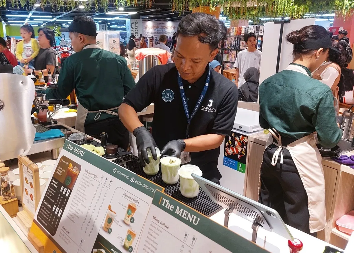 Treat a Cup, brand yang merangkul tren hidup sehat dengan cara yang menyenangkan dan tetap kekinian. (Sumber: Ayobandung.id | Foto: Eneng Reni Nuraisyah Jamil)