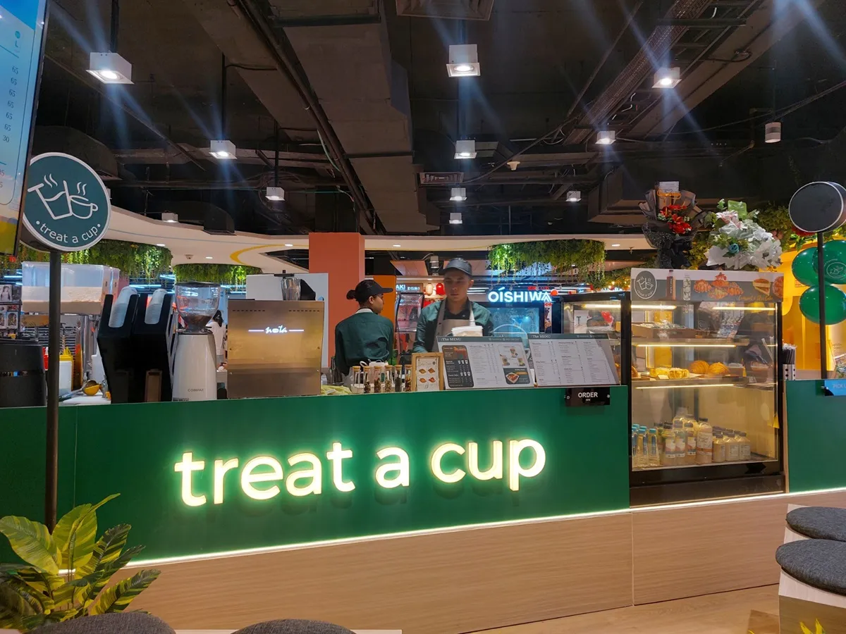 Treat a Cup, brand yang merangkul tren hidup sehat dengan cara yang menyenangkan dan tetap kekinian. (Sumber: Ayobandung.id | Foto: Eneng Reni Nuraisyah Jamil)